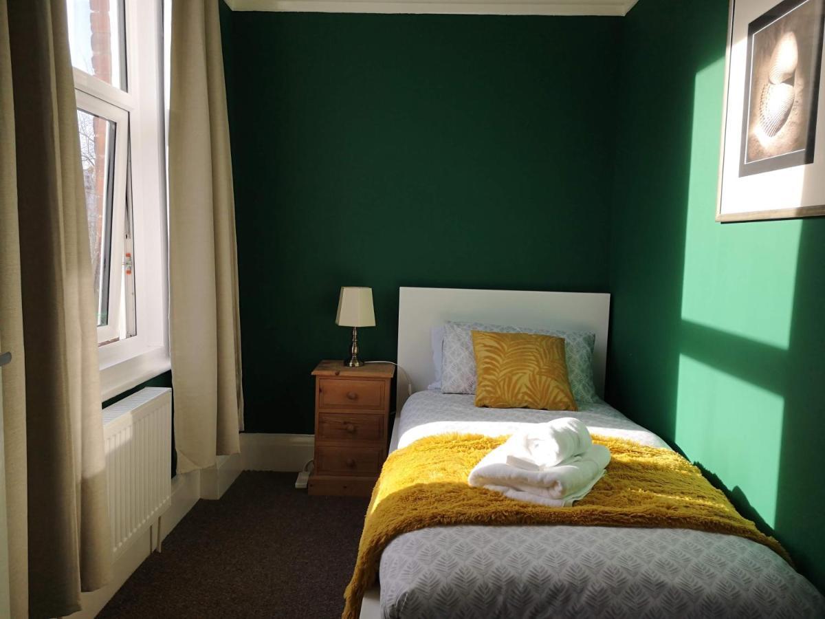 2 Bedroom Apartment At Kent Escapes Short Lets & Serviced Accommodation Kent, Bouverie Escape Folkestone With Wifi Dış mekan fotoğraf